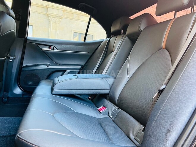 Toyota Camry-17