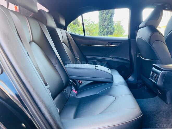 Toyota Camry-15