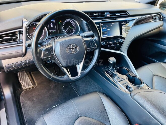 Toyota Camry-18