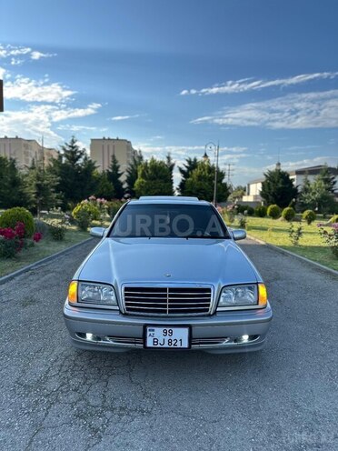 Mercedes C 200-1