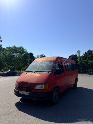 Ford Transit-1