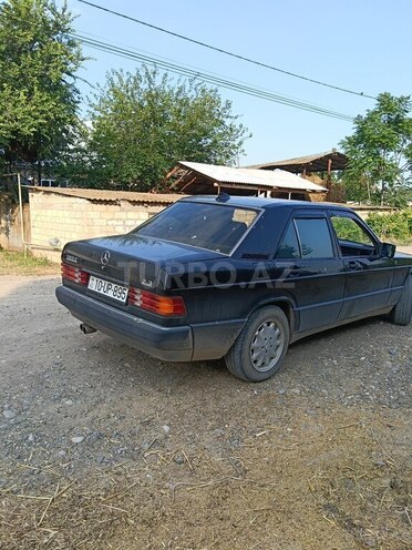 Mercedes 190-2