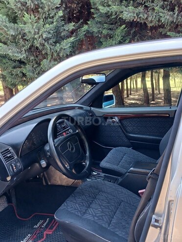 Mercedes C 200-21