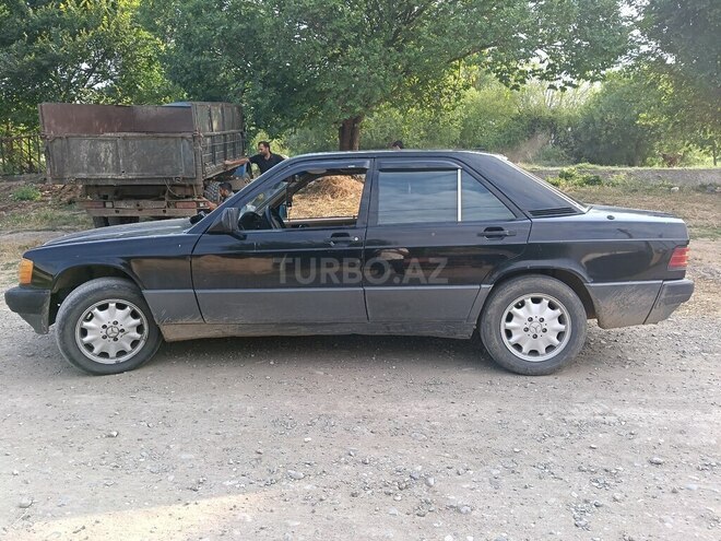 Mercedes 190-4