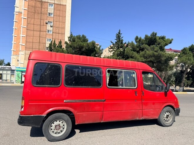 Ford Transit-6