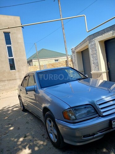 Mercedes C 200-2
