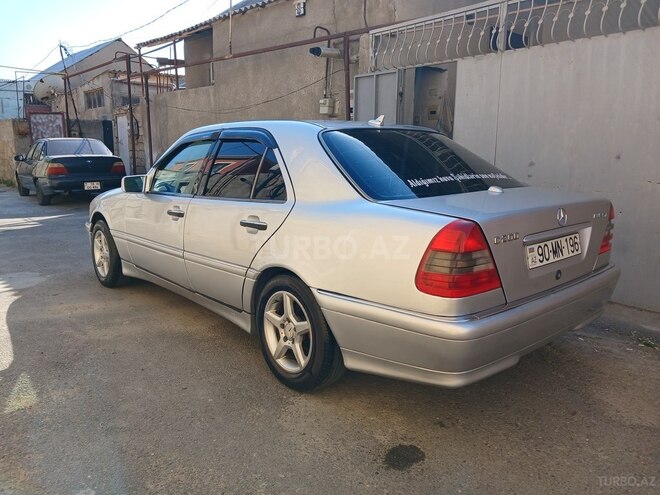 Mercedes C 200-8