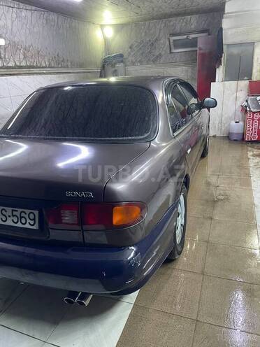 Hyundai Sonata-5
