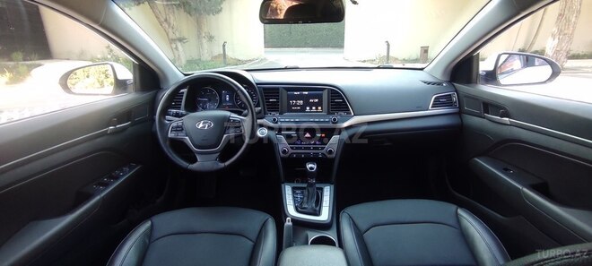 Hyundai Avante-12