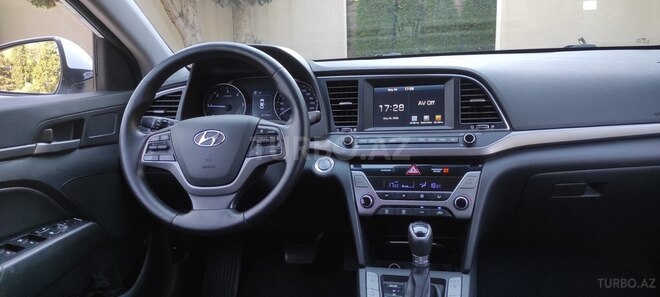 Hyundai Avante-11