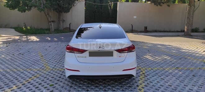 Hyundai Avante-5
