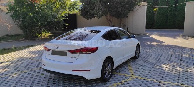 Hyundai Avante-4