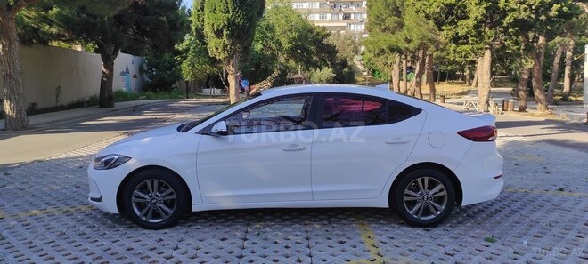 Hyundai Avante-16