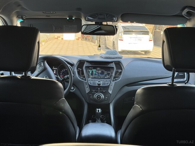 Hyundai Santa Fe-5