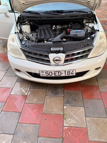 Nissan Tiida-1