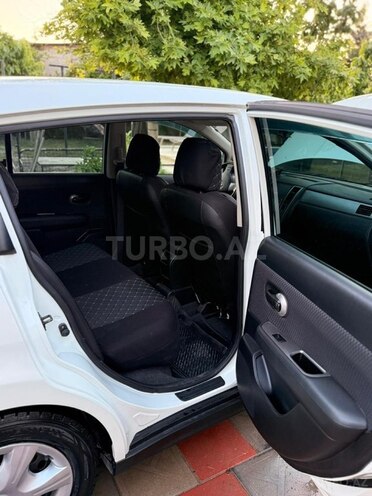Nissan Tiida-3
