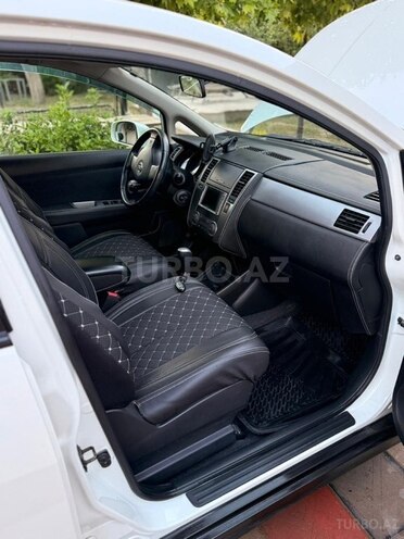 Nissan Tiida-6