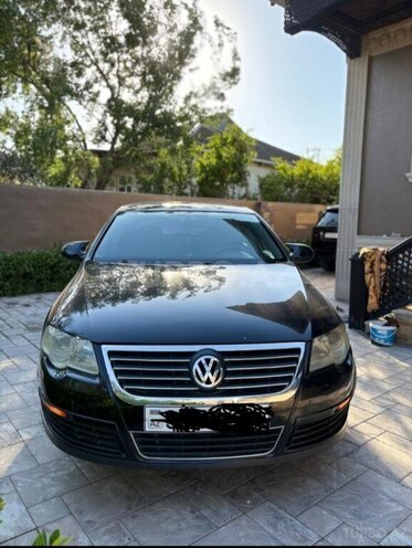 Volkswagen Passat-1