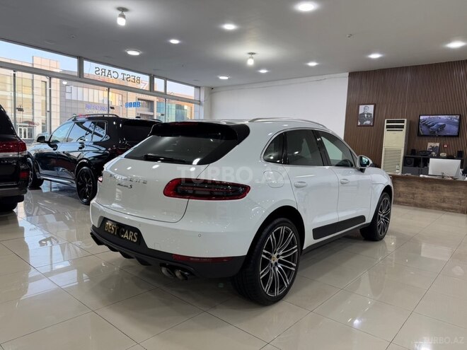 Porsche Macan GTS-12