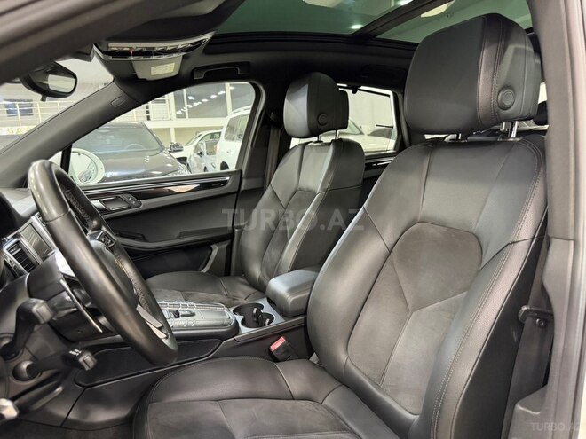 Porsche Macan GTS-16