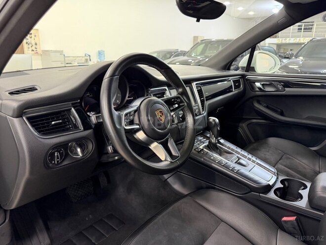 Porsche Macan GTS-17