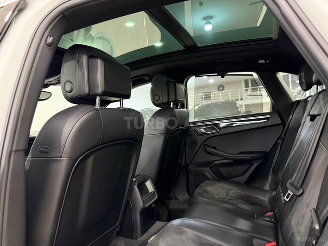 Porsche Macan GTS-26