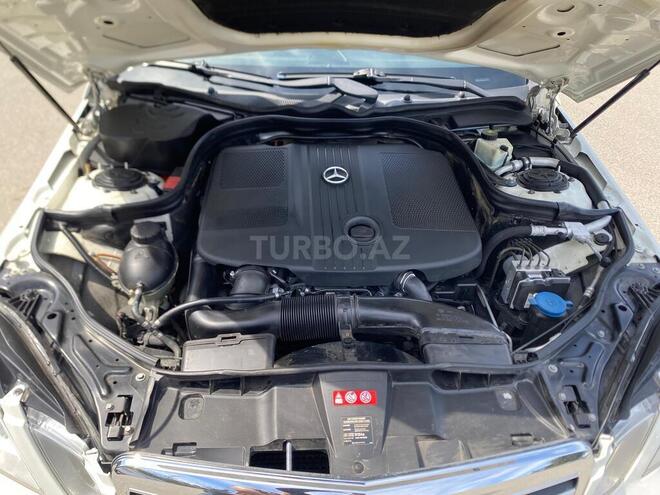 Mercedes E 220-13