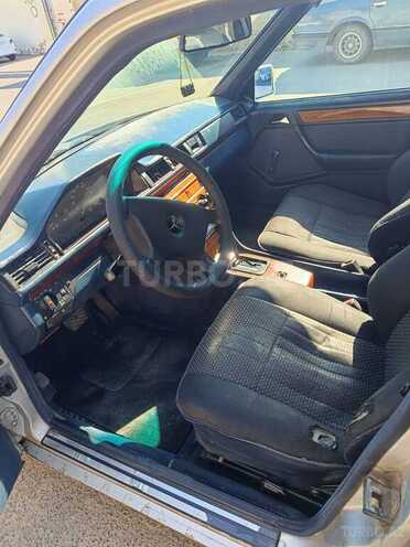 Mercedes 300 D-11