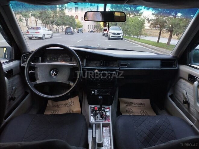 Mercedes 190-8