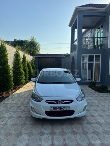 Hyundai Accent-1