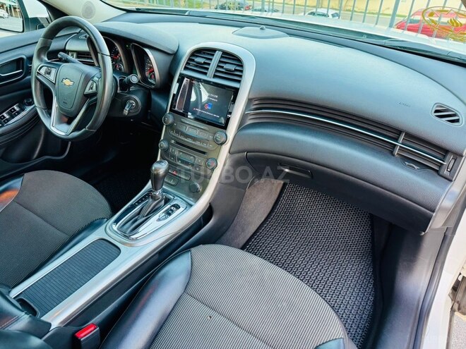 Chevrolet Malibu-8