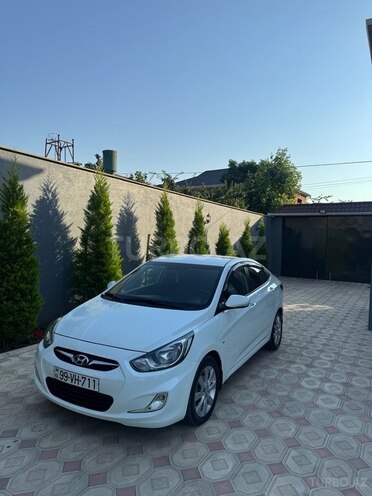 Hyundai Accent-5
