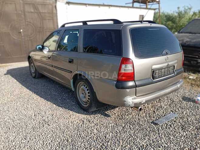 Opel Vectra-2