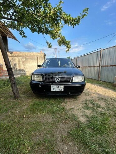 Volkswagen Jetta-1