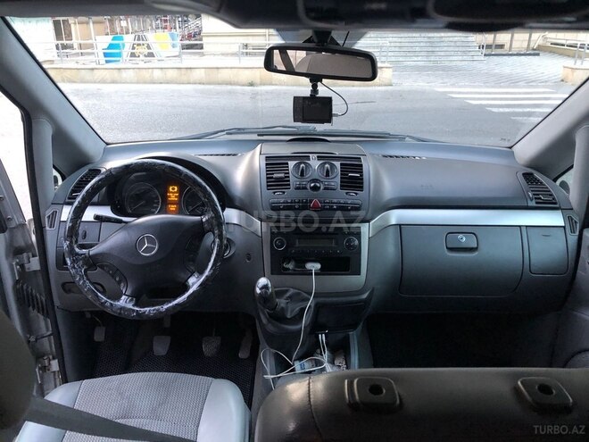 Mercedes Viano-8