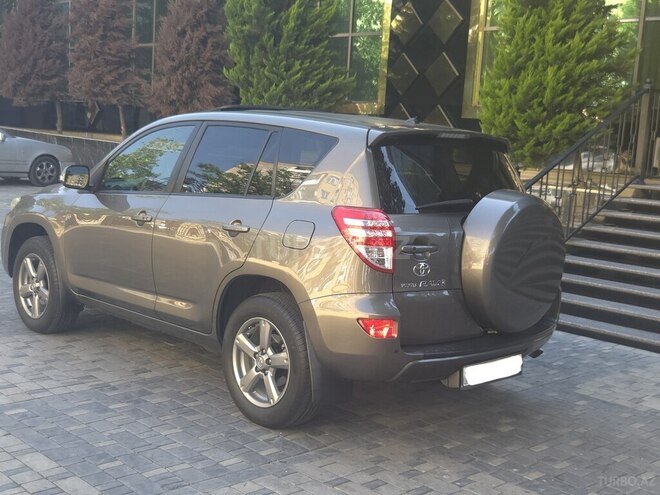 Toyota RAV4-3