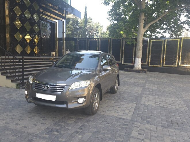 Toyota RAV4-9