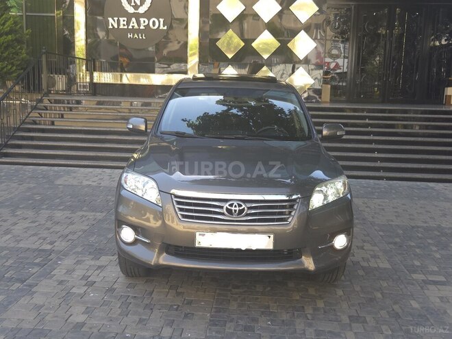 Toyota RAV4-11