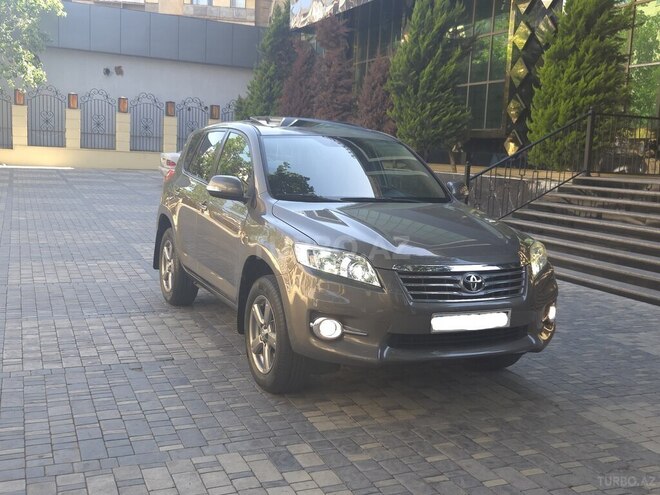 Toyota RAV4-16
