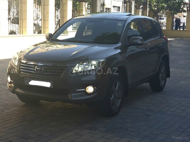 Toyota RAV4-17