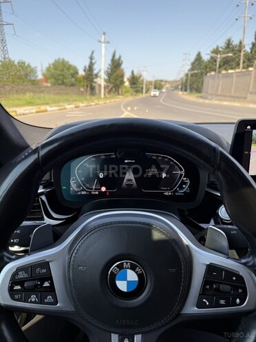 BMW 530e-11