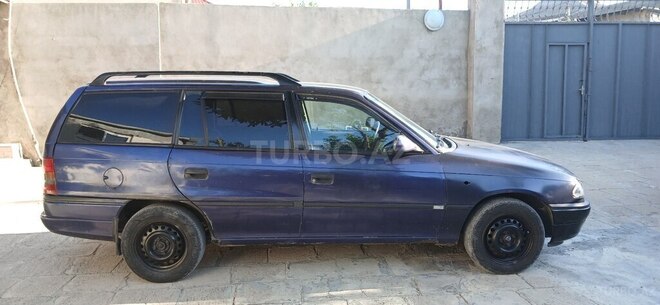 Opel Astra-2