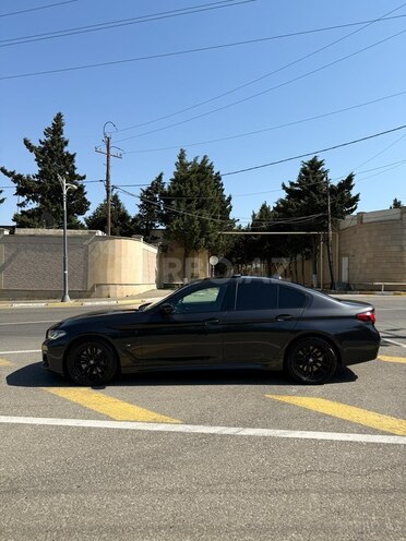 BMW 530e-7