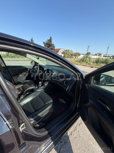 Chevrolet Cruze-15