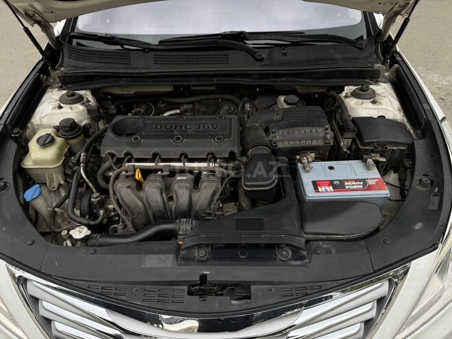 Hyundai Azera-10
