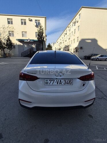 Hyundai Accent-3