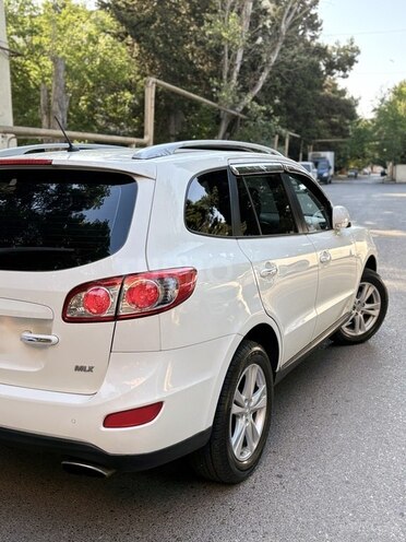 Hyundai Santa Fe-5