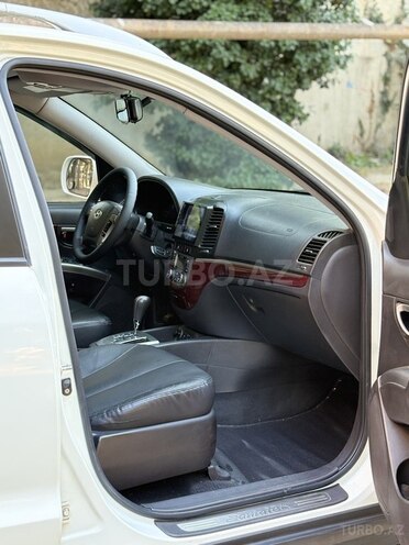 Hyundai Santa Fe-15