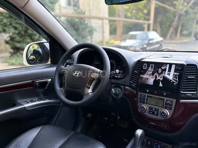 Hyundai Santa Fe-13