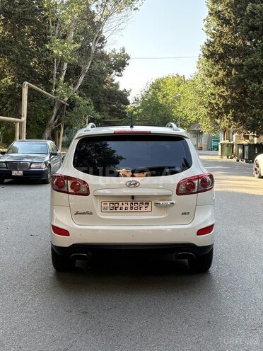 Hyundai Santa Fe-12